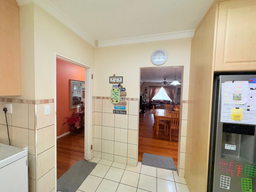 7 Bedroom Property for Sale in Sunnyridge Eastern Cape